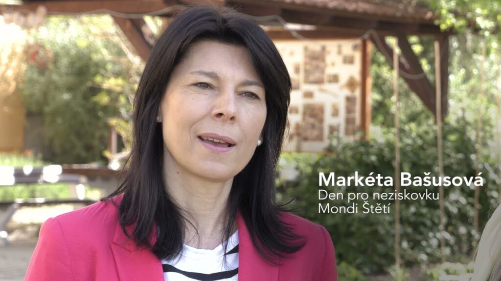 Když propojení zaměstnanců továrny a místních obyvatel pomáhá seniorům